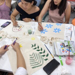 Tote bag painting party 🌈